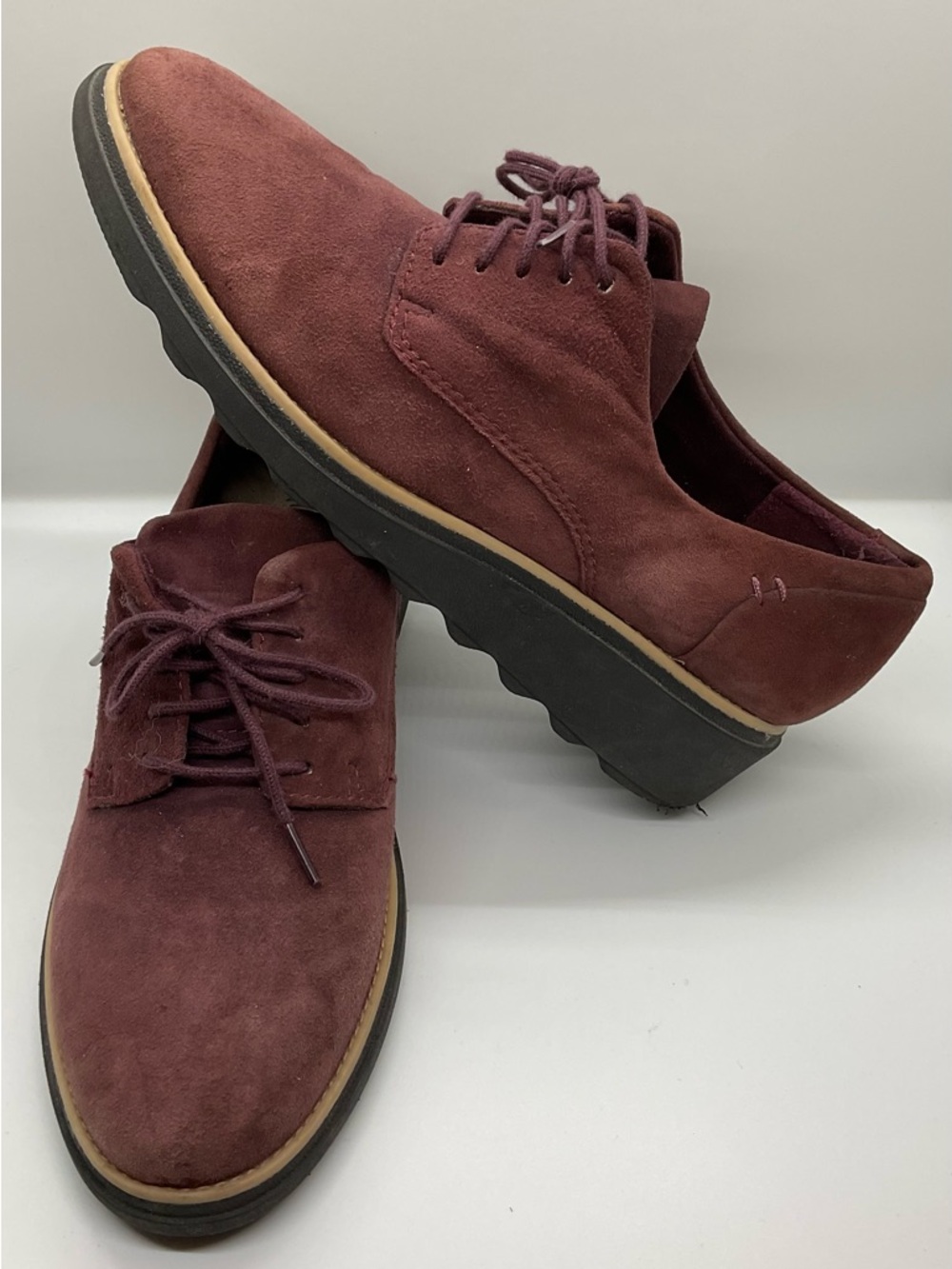 CLARKS Collection Lace Up Loafers with Cushion insoles Womens 8 Burgundy Suede